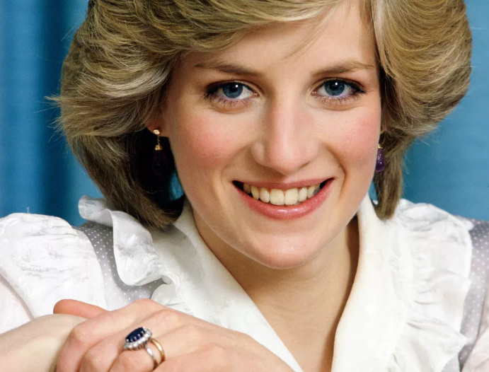Lady Di Halo Engagement Ring